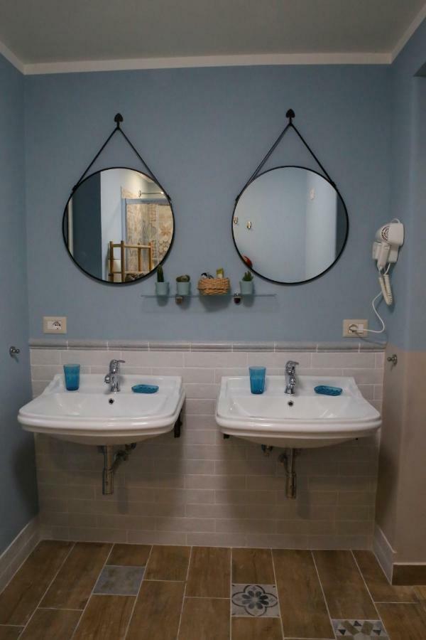 Beb Binario39 Bed and Breakfast Napels Buitenkant foto