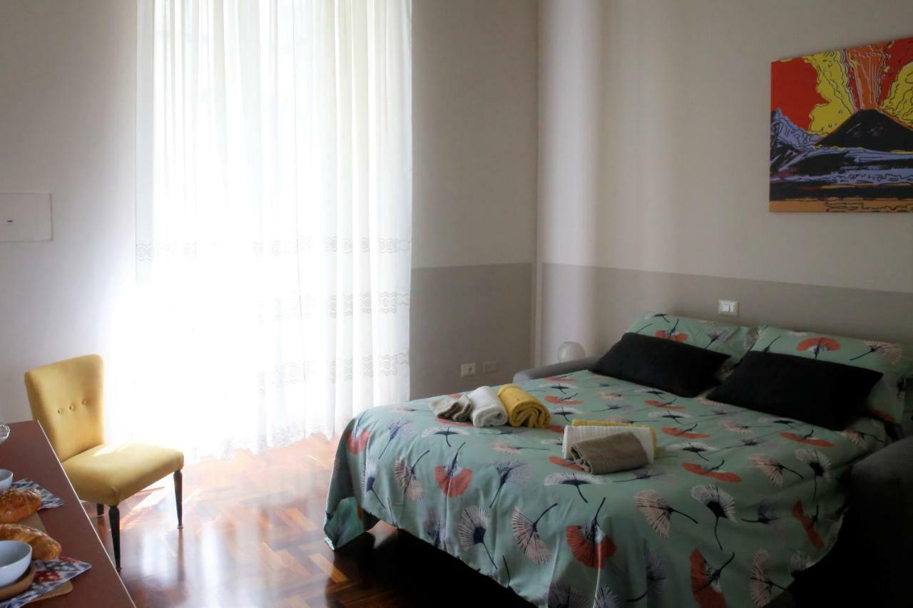 Beb Binario39 Bed and Breakfast Napels Buitenkant foto