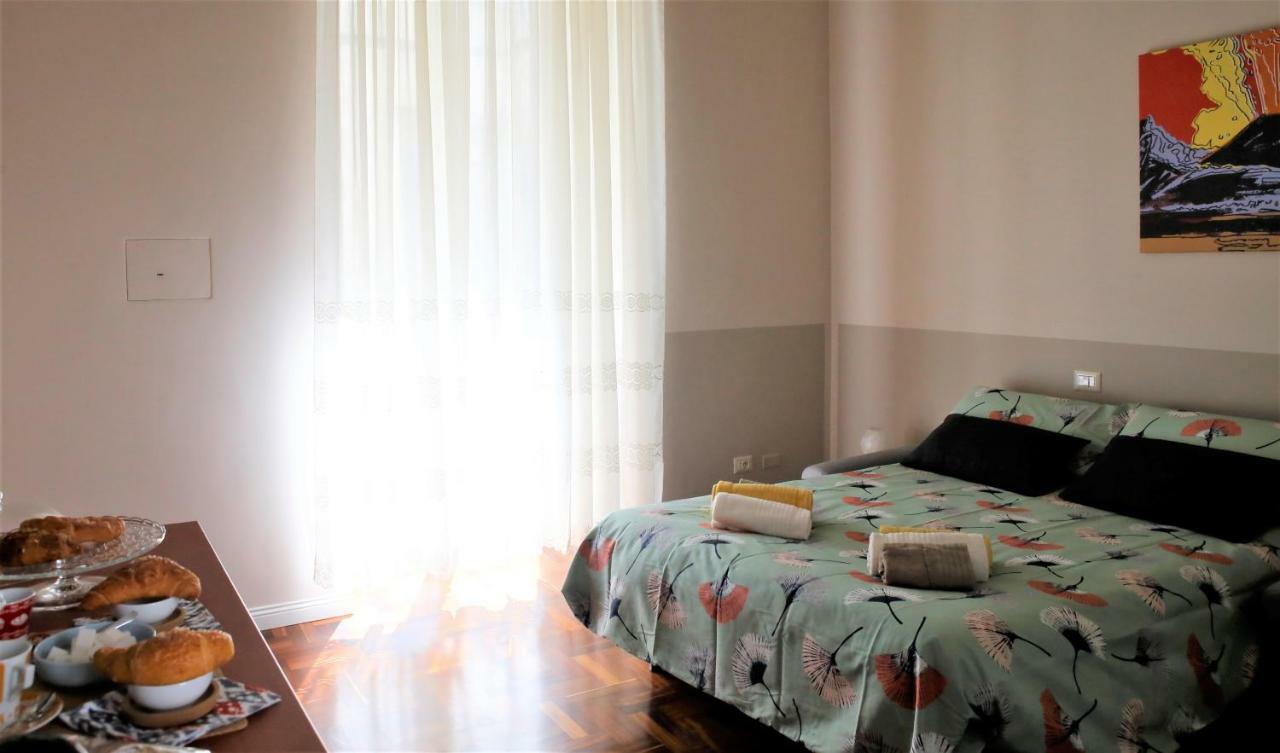Beb Binario39 Bed and Breakfast Napels Buitenkant foto